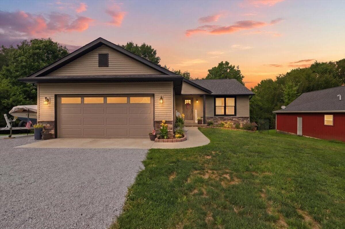 148 Jonathon Drive, Howard, OH 43028