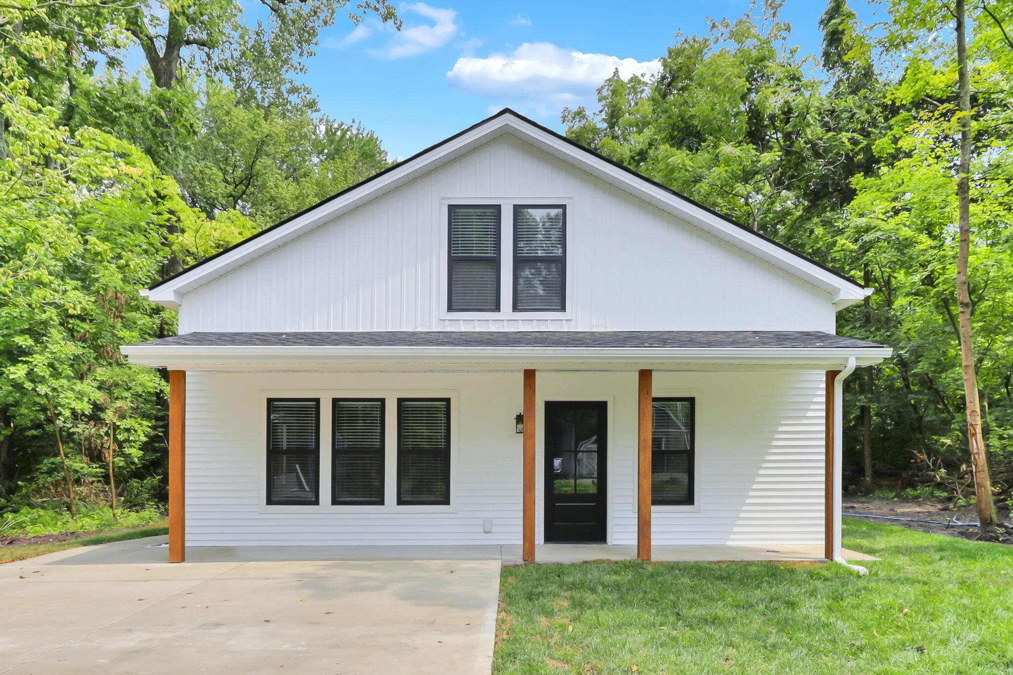 13464 Forest Road NE, Thornville, OH 43076