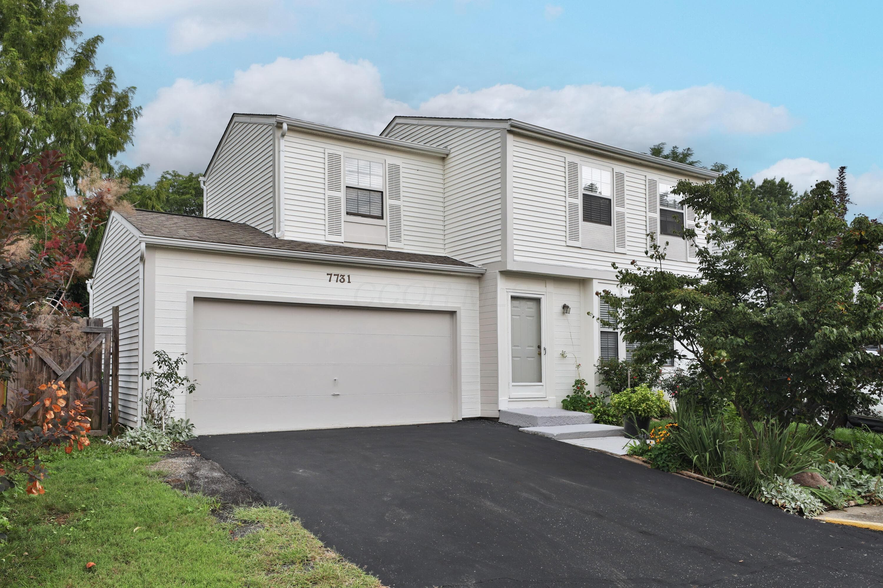 7731 Kelvinway Drive #64, Worthington, OH 43085