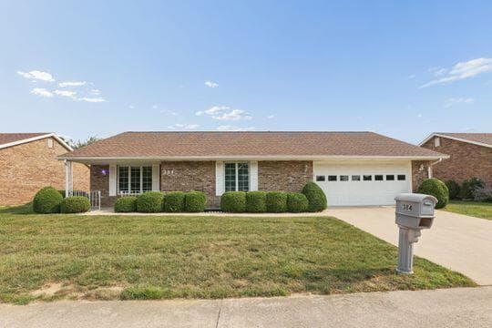 384 Bishop Drive, London, OH 43140