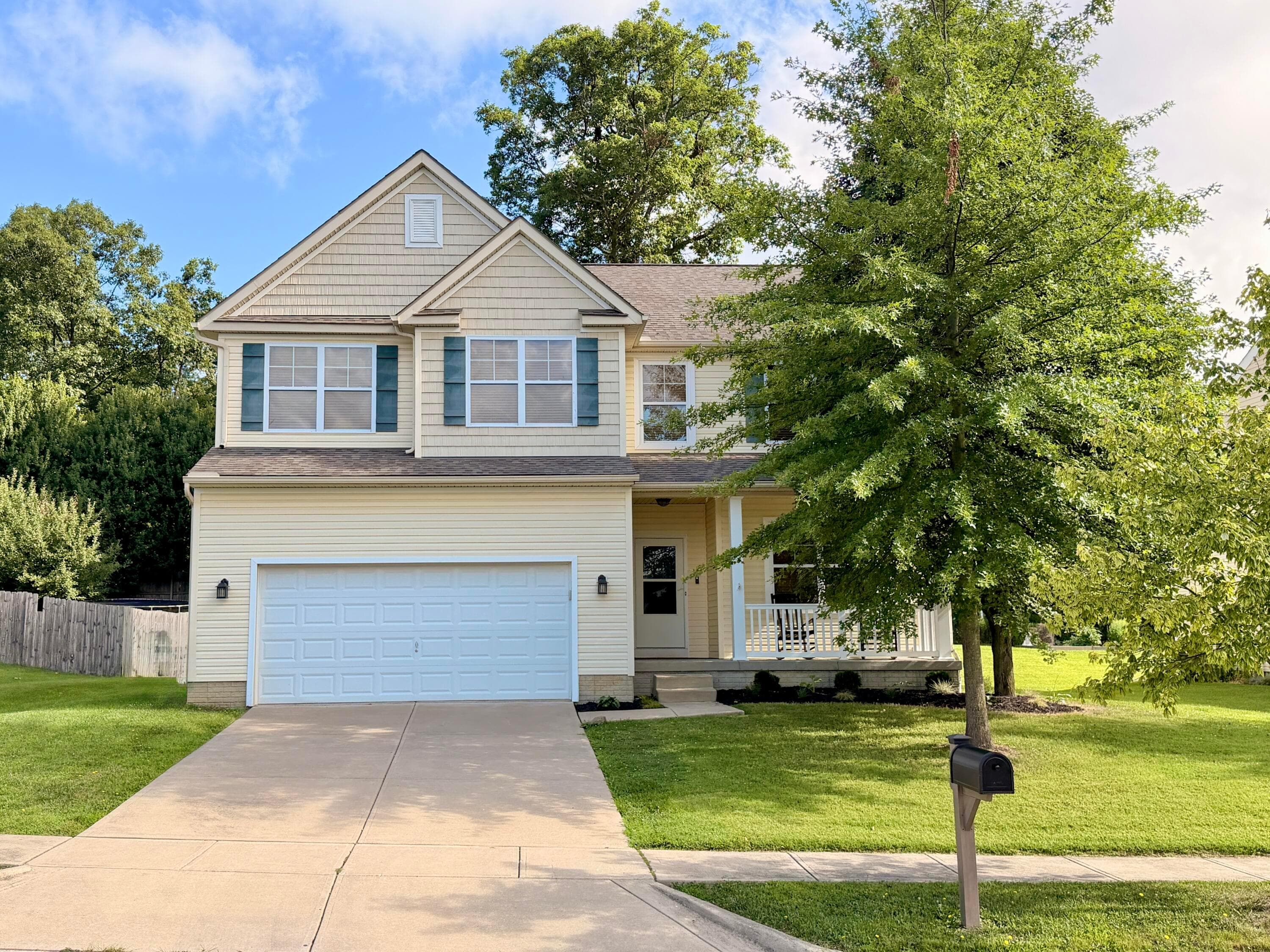 512 Devencroft Ridge E, Pataskala, OH 43062