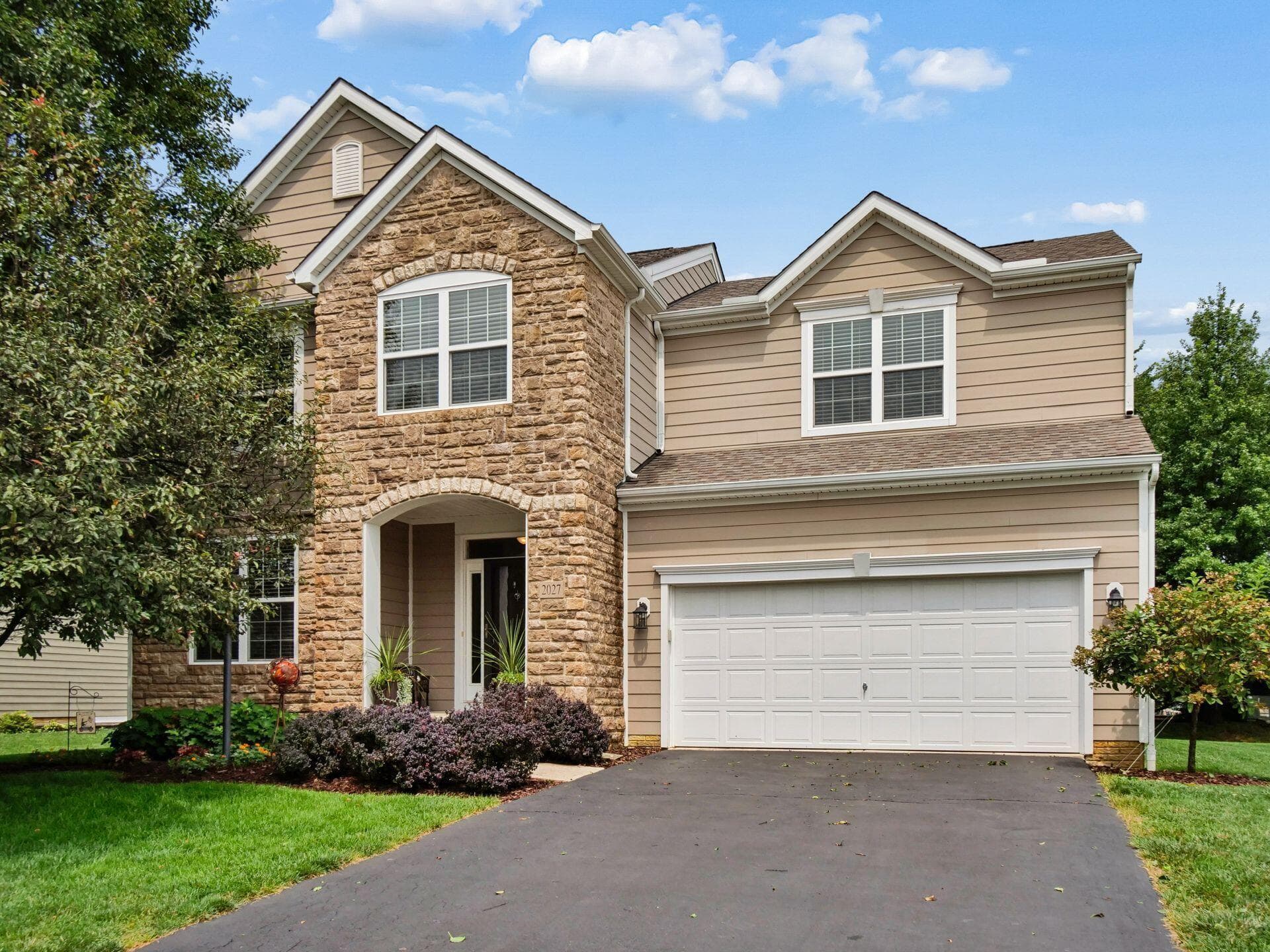 2027 Tulip Way, Lewis Center, OH 43035
