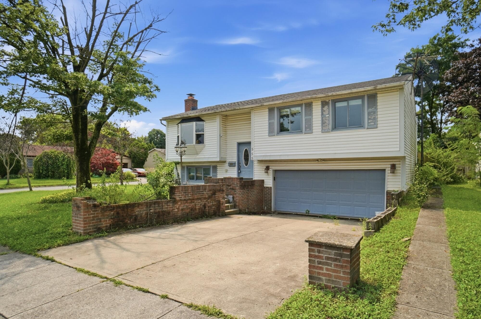 555 Fox Ridge Street, Columbus, OH 43228