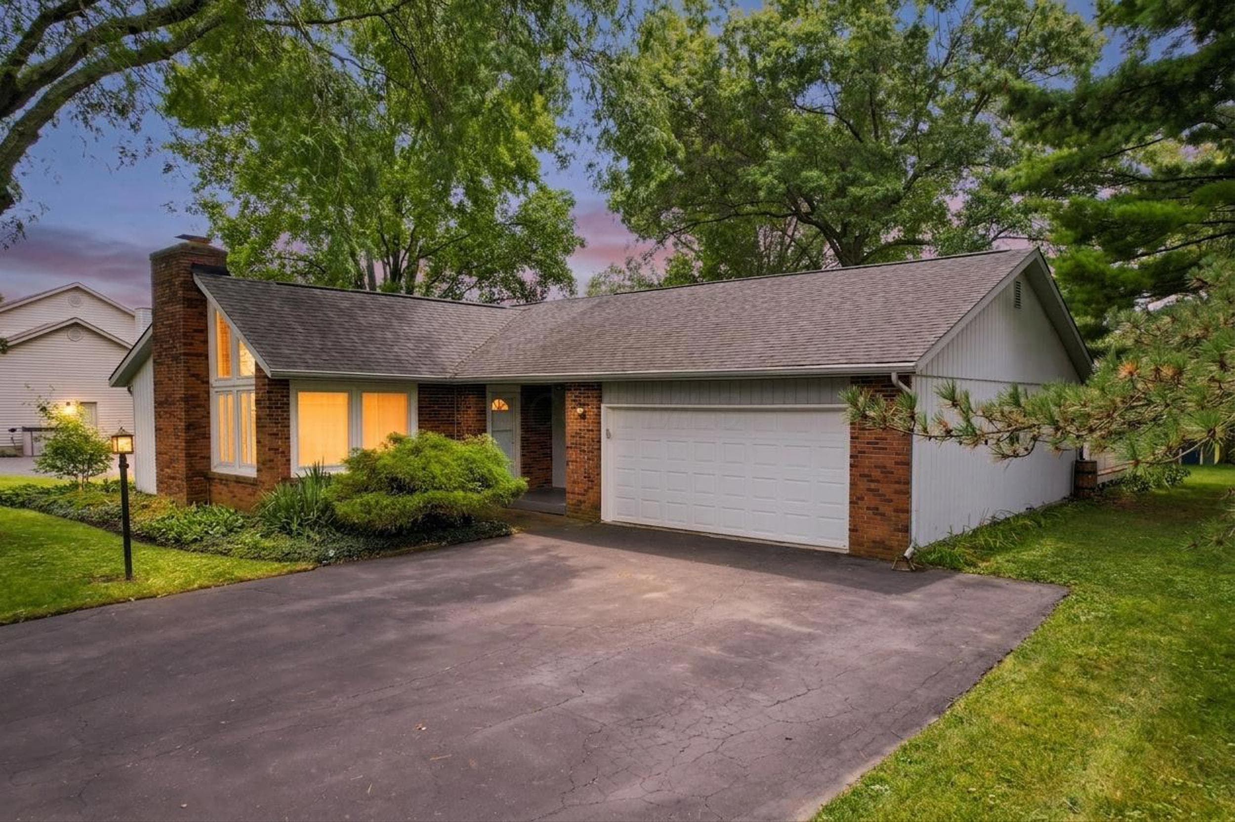 272 Glenn Drive SW, Pataskala, OH 43062
