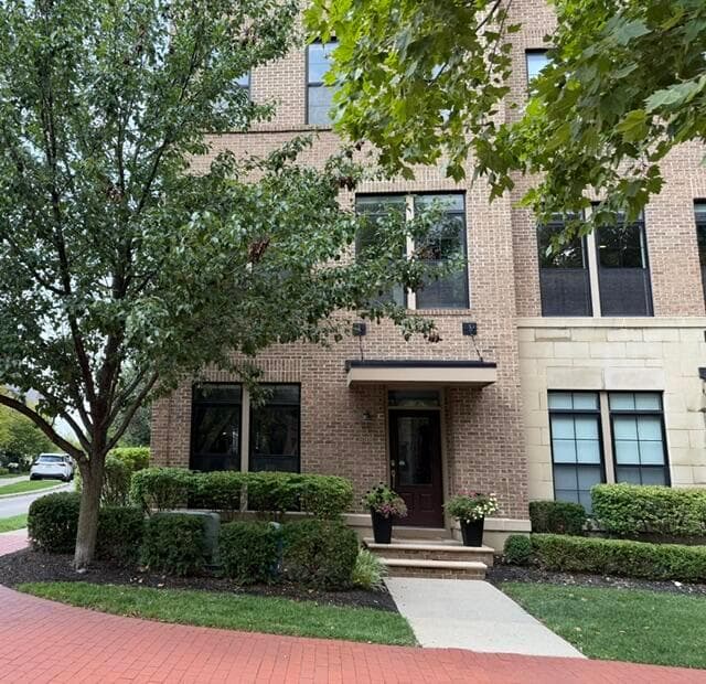 888 Burr Avenue #20, Grandview Heights, OH 43212