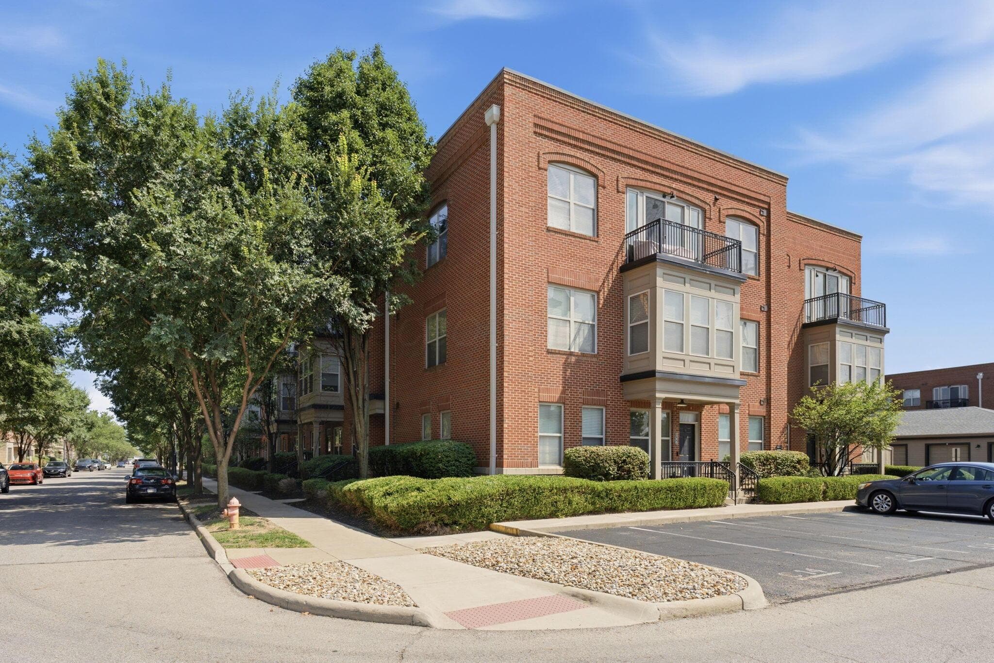 936 Perry Street #214, Columbus, OH 43215