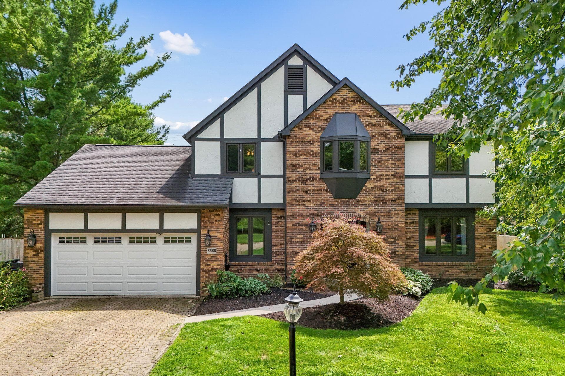 8888 Chateau Drive NW, Pickerington, OH 43147