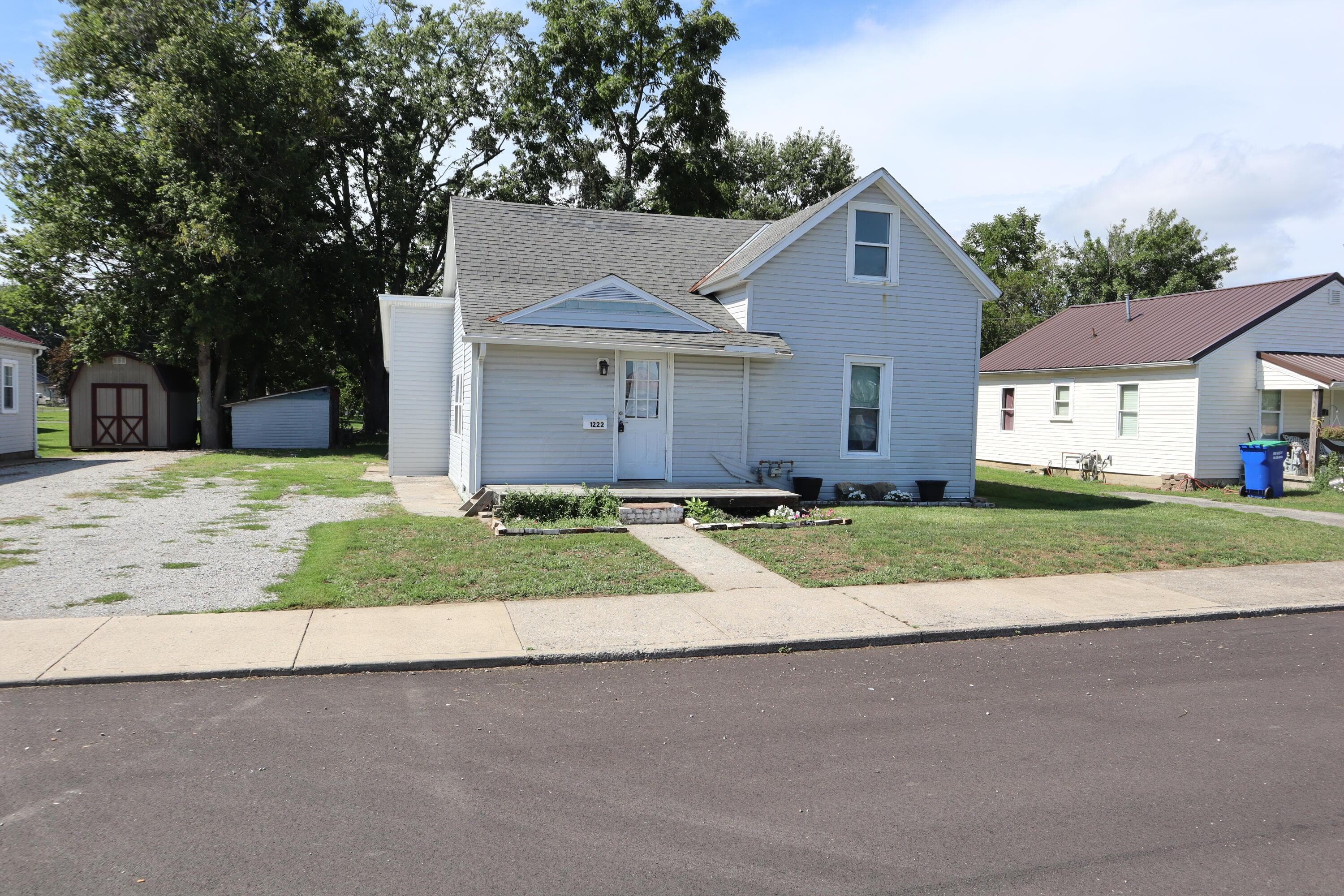 1222 E Temple Street, Washington Court House, OH 43160