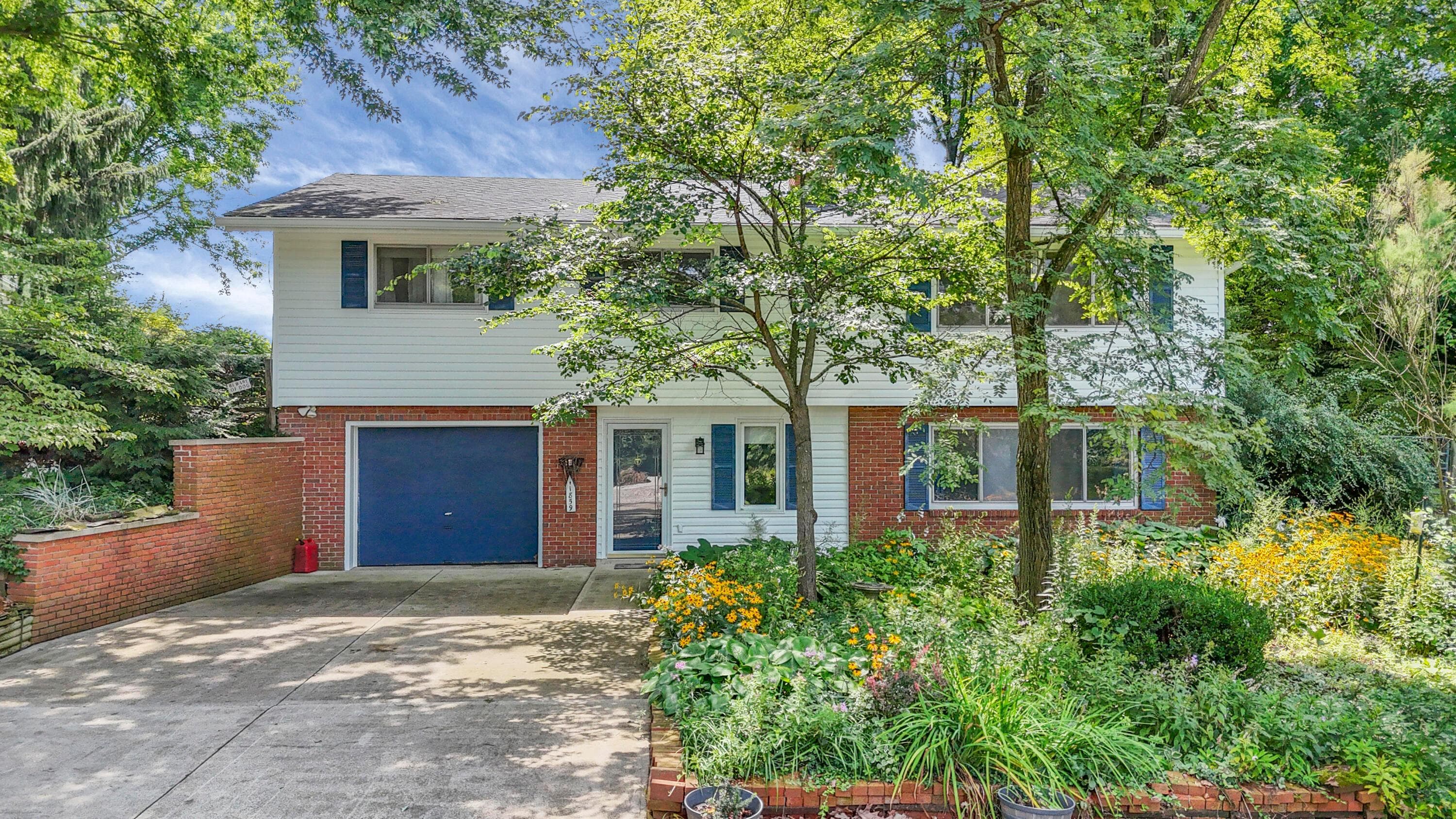 1859 Coonpath Road NW, Lancaster, OH 43130