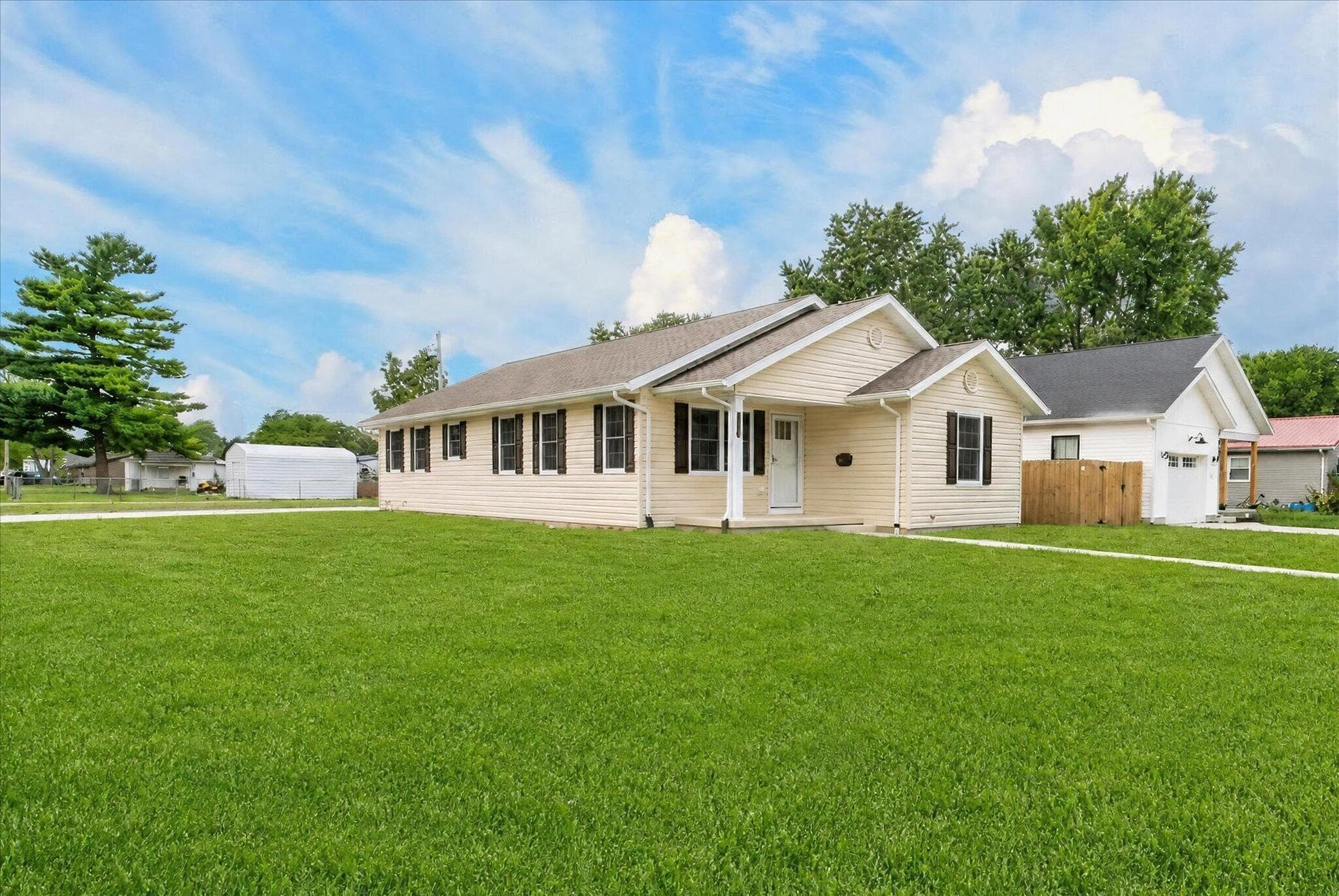 1104 E Paint Street, Washington Court House, OH 43160