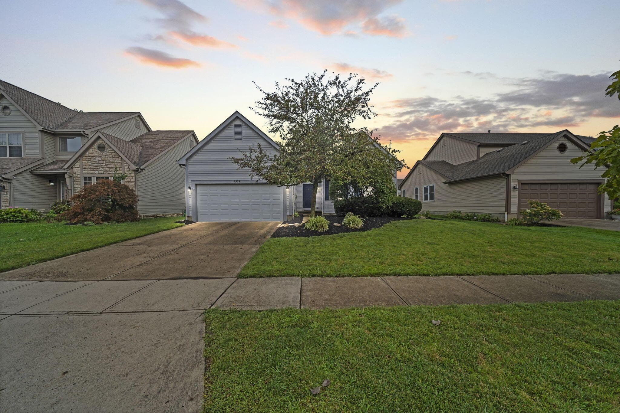 5924 Heritage Farms Drive, Hilliard, OH 43026