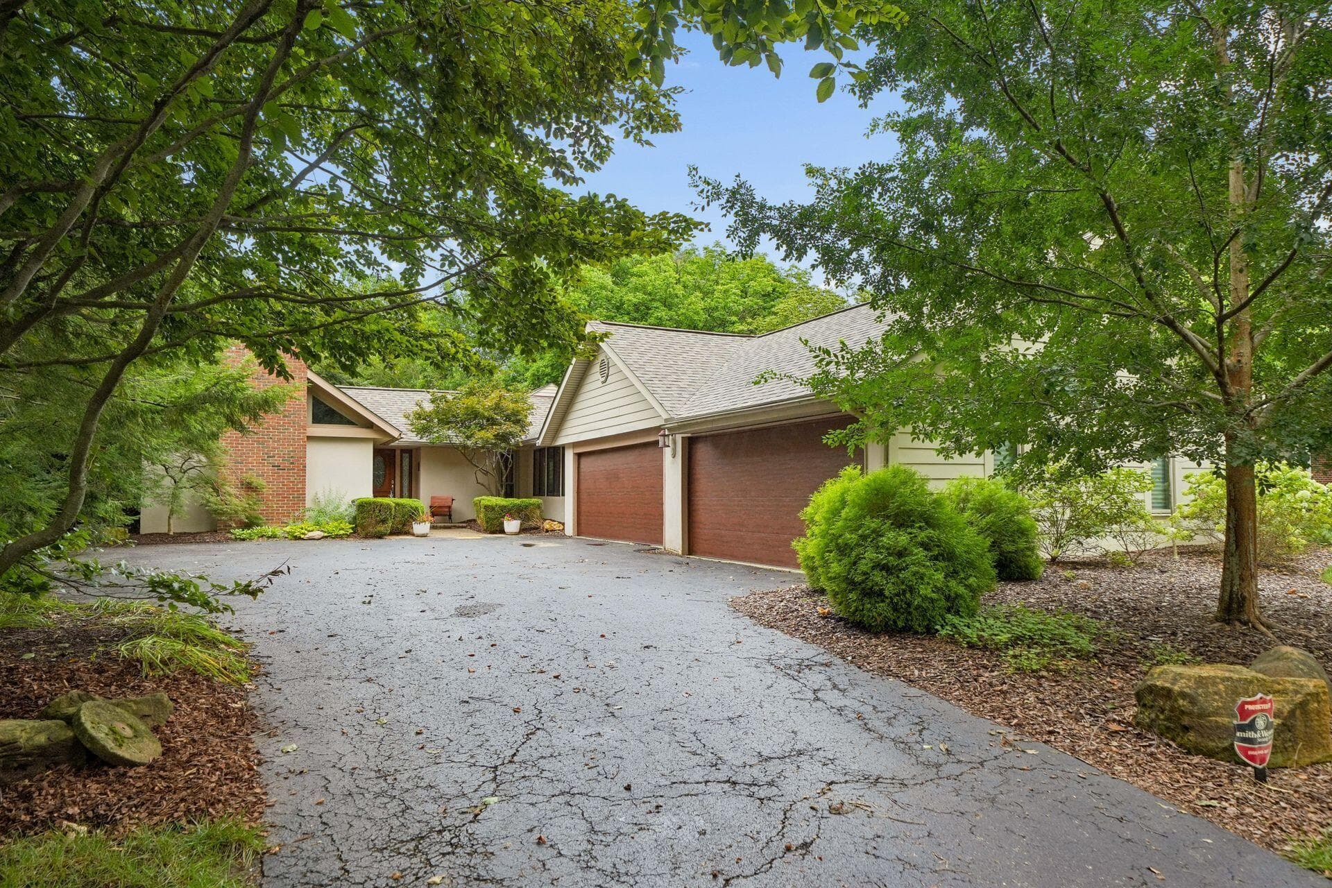 2756 Lear Road, Upper Arlington, OH 43220