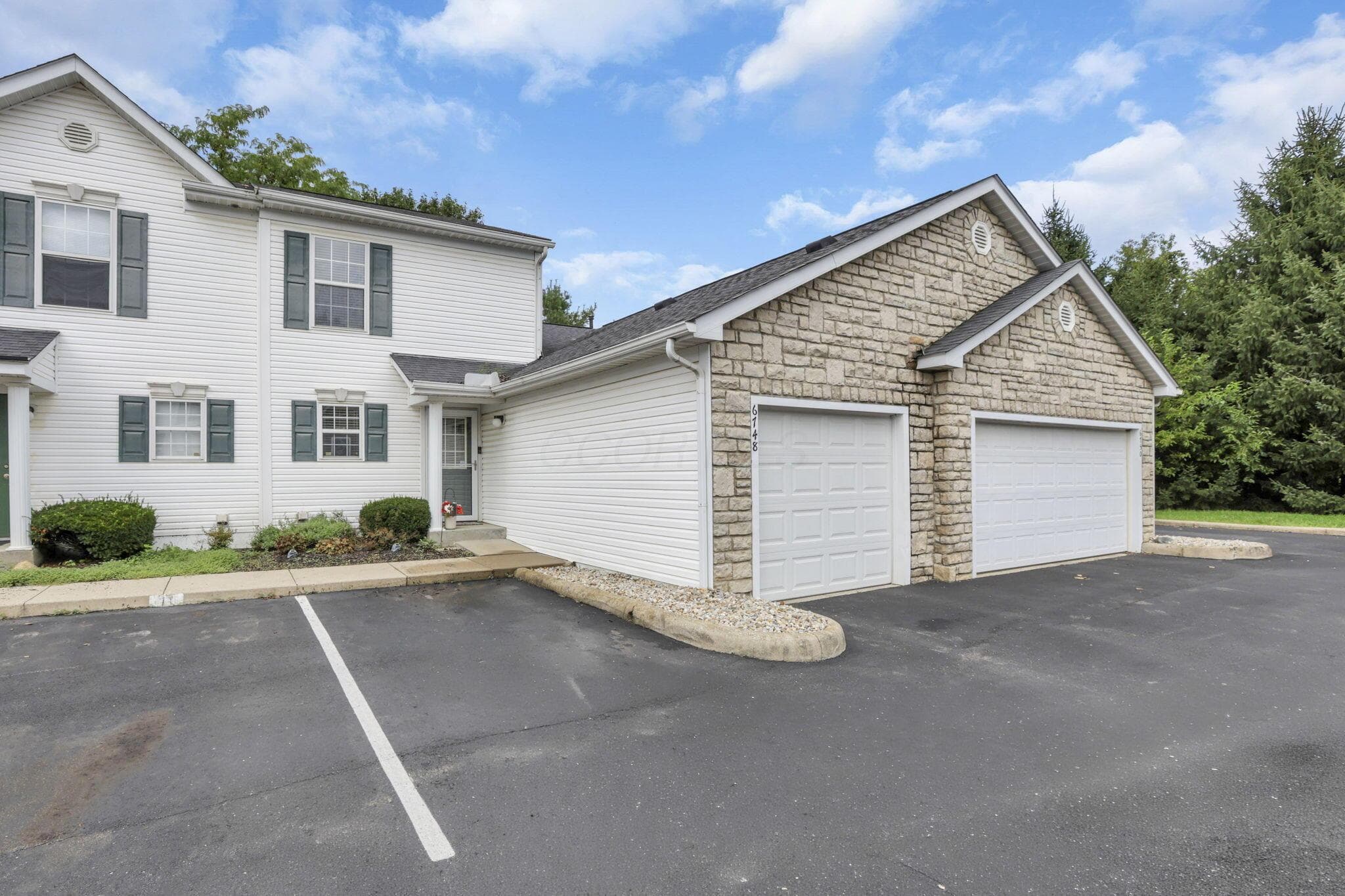 6748 Axtel Drive #12D, Canal Winchester, OH 43110