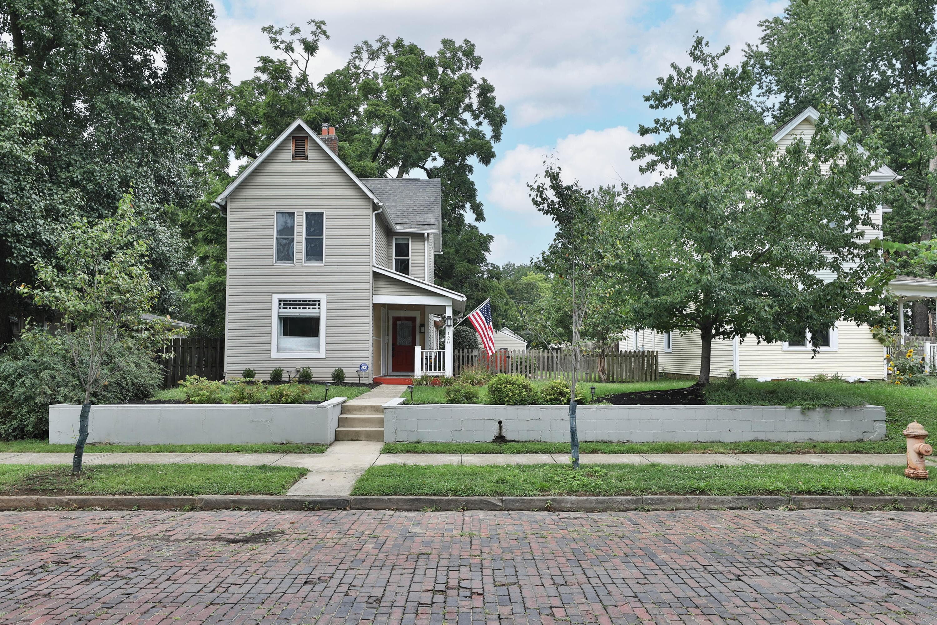 120 W Como Avenue, Columbus, OH 43202