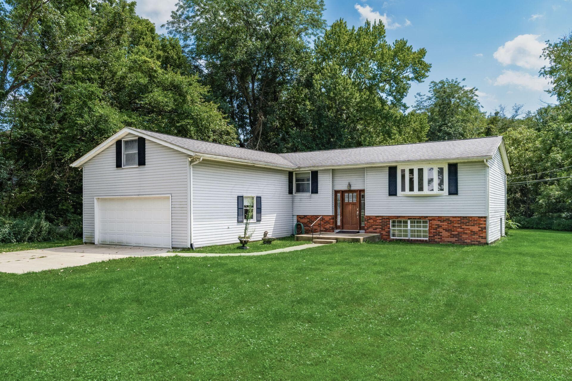 6609 Refugee Road SW, Etna, OH 43062