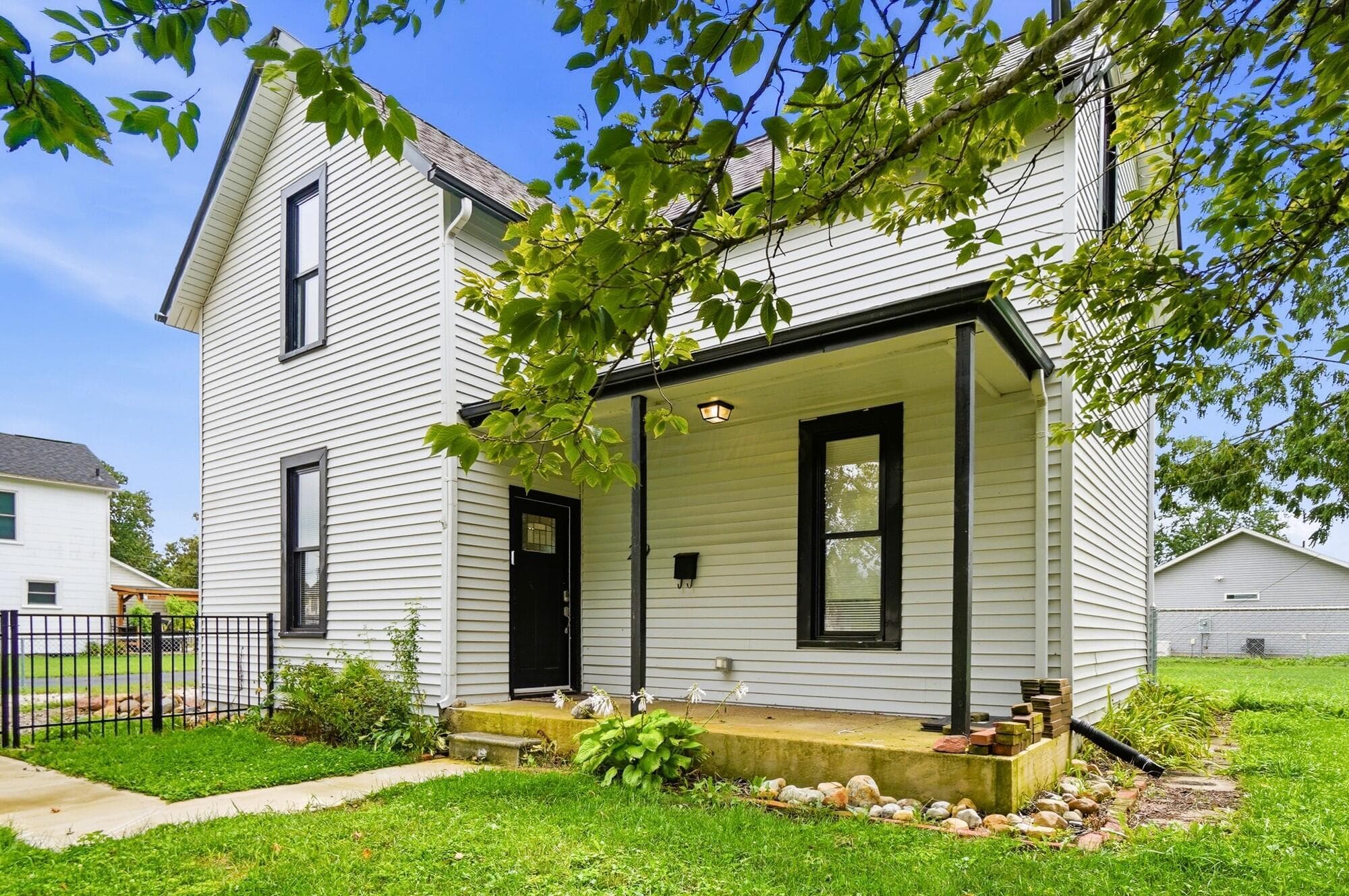 219 S Main Street, London, OH 43140