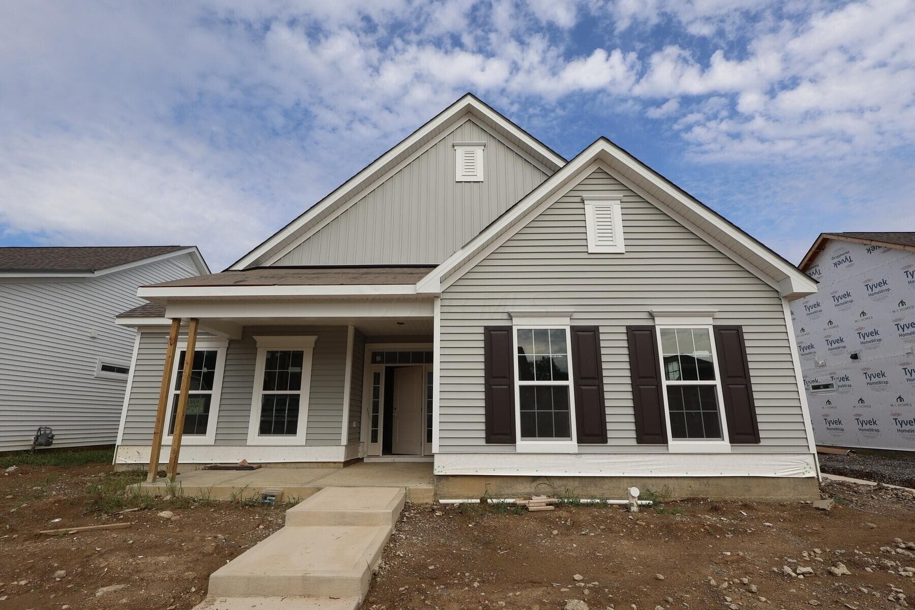 4533 Corsican Loop E, Hilliard, OH 43026