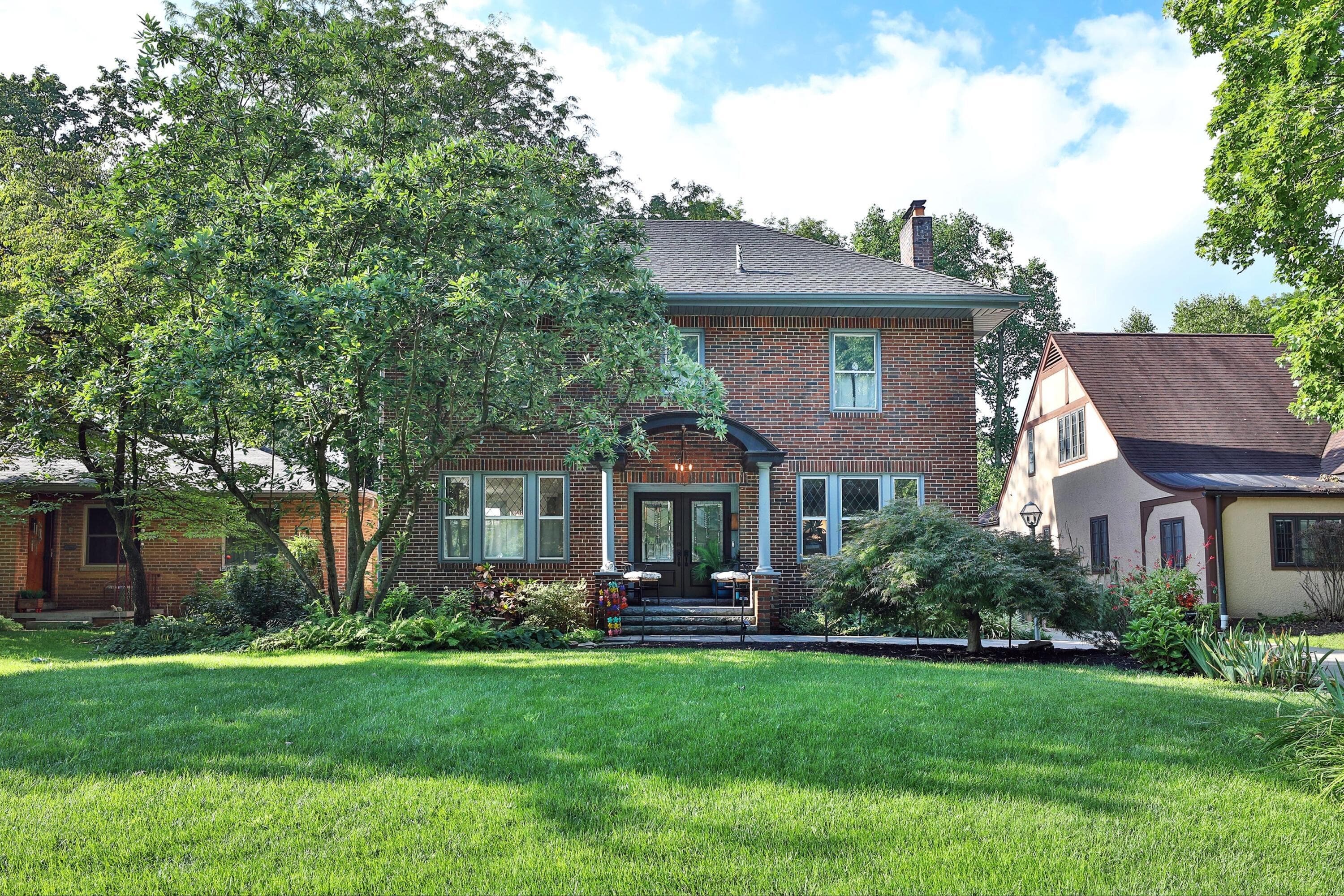 67 W Cooke Road, Columbus, OH 43214