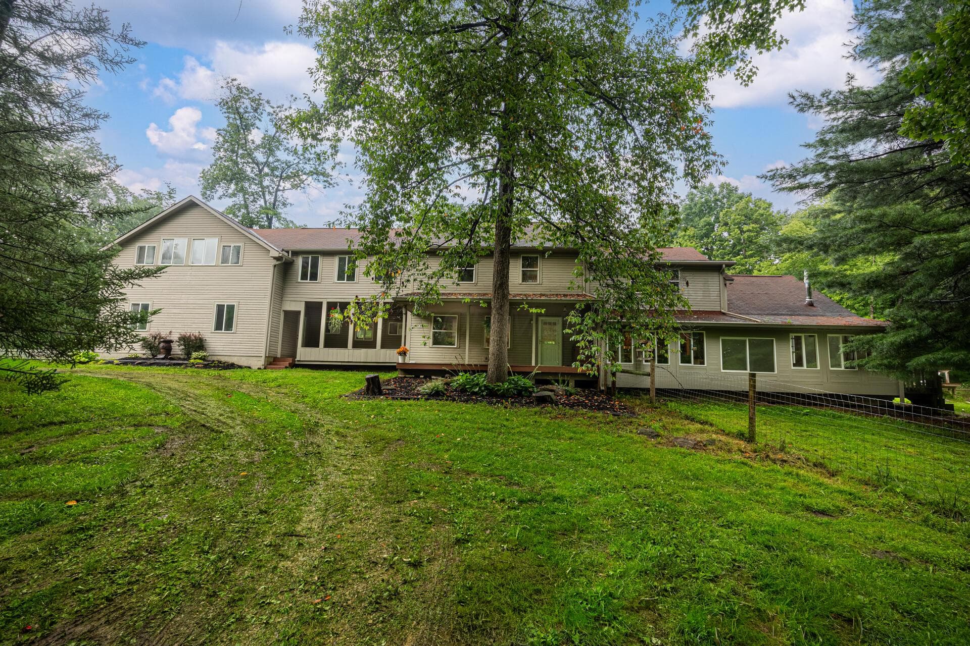 28091 Mckee Road, Frazeysburg, OH 43822