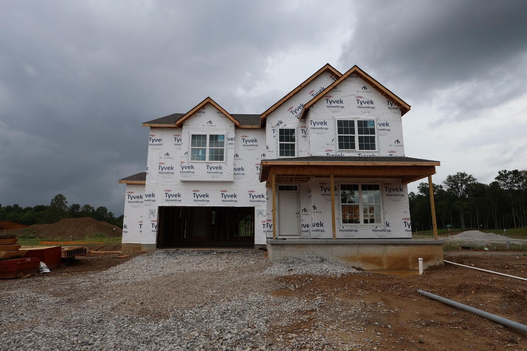 542 Creekside Loop S, Pataskala, OH 43062