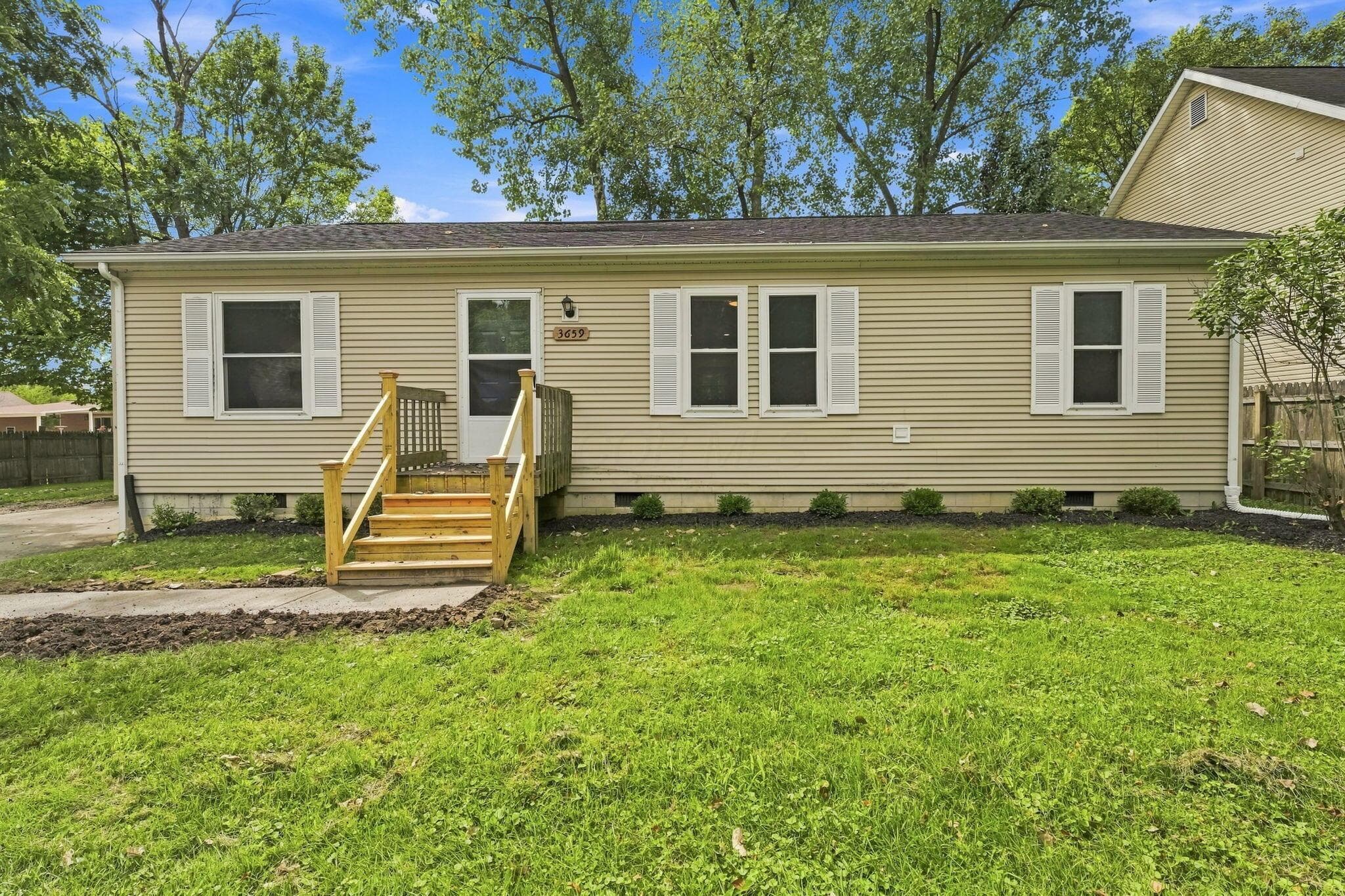 3659 Central Avenue, Grove City, OH 43123