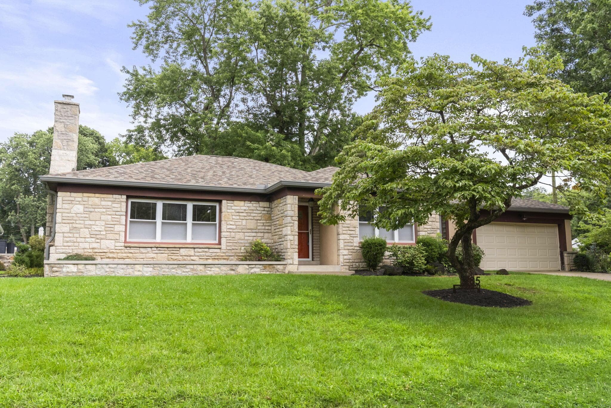 285 Beverly Place, Worthington, OH 43085