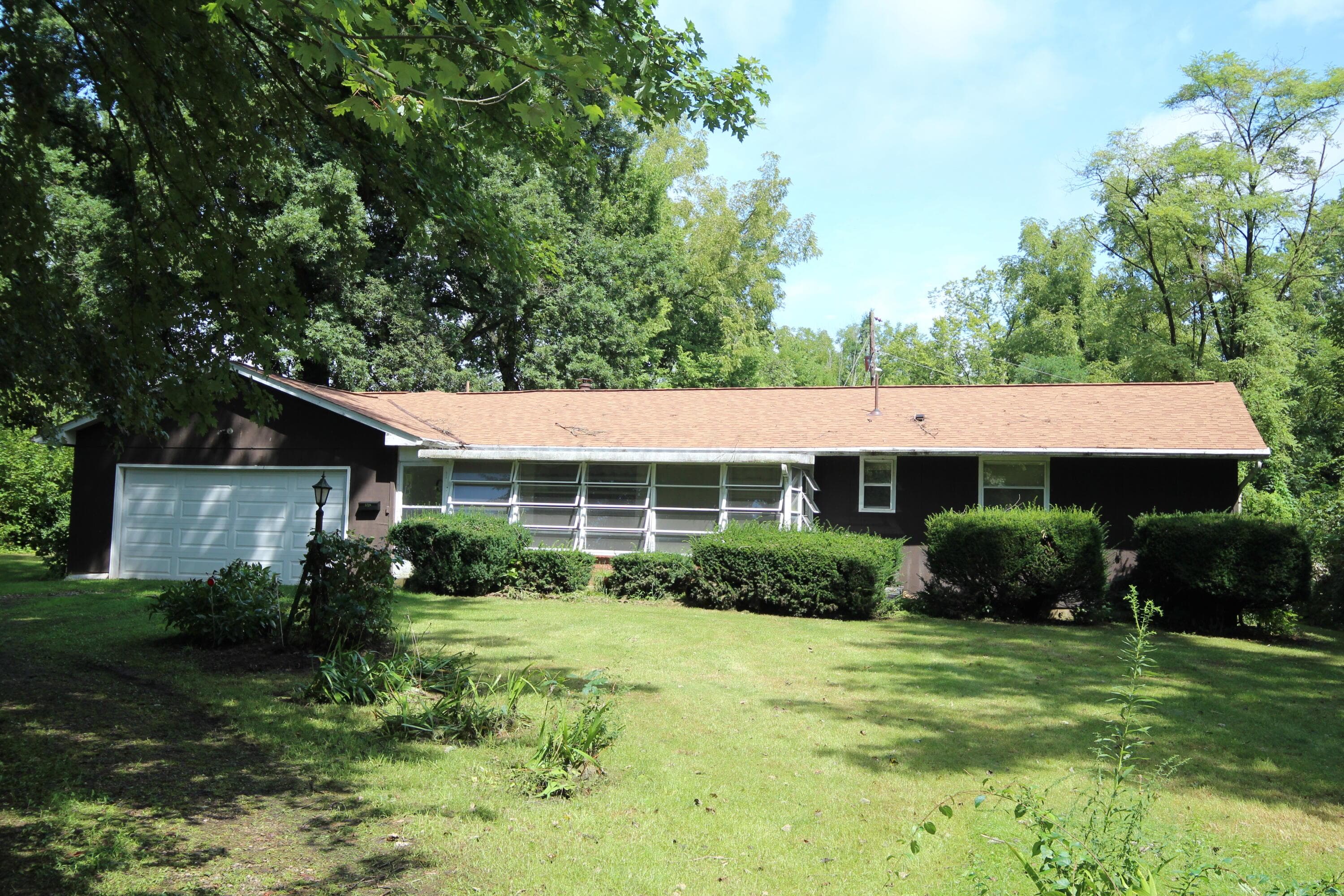5726 Refugee Road NW, Baltimore, OH 43105