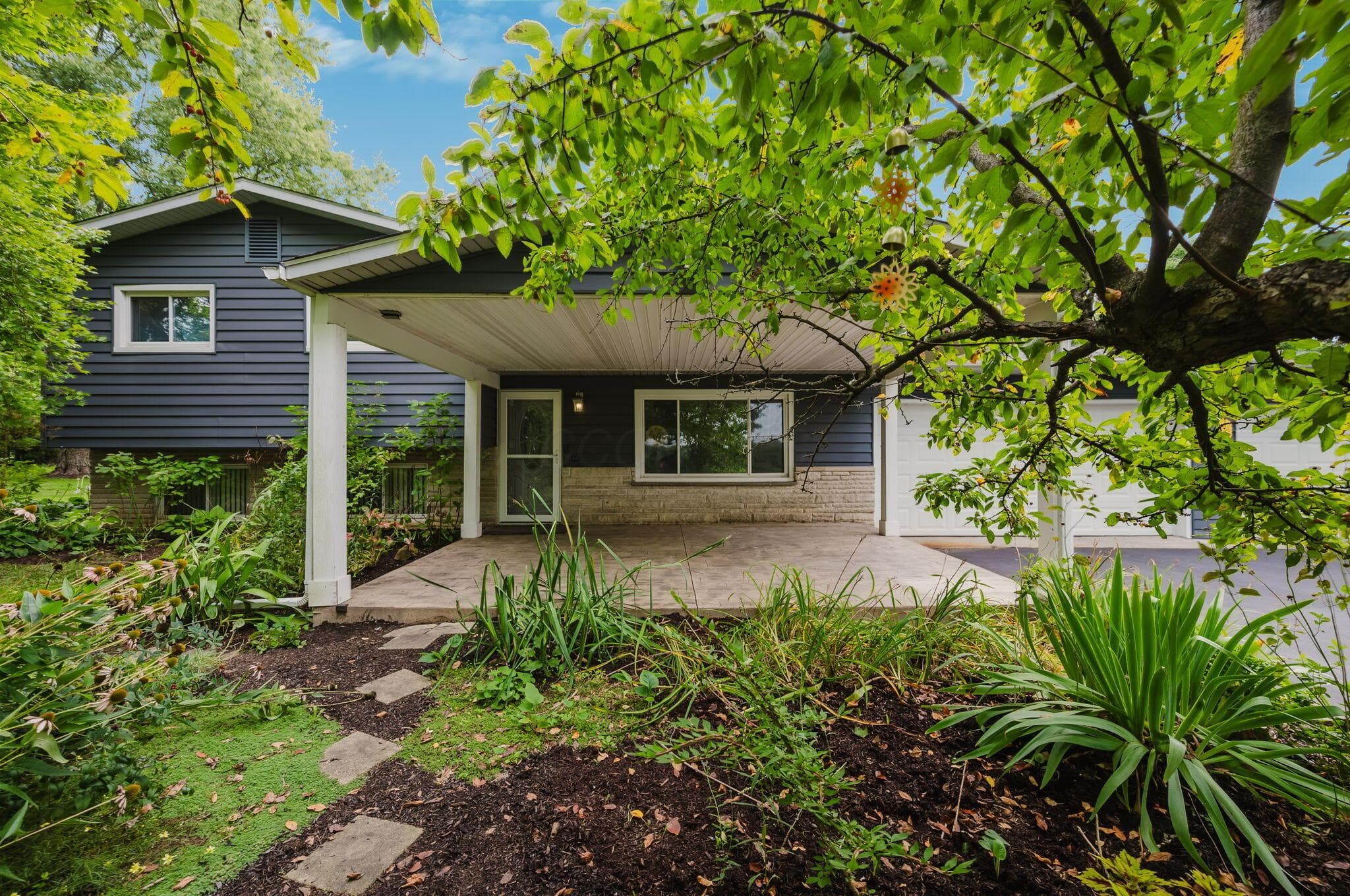 3675 Mink Street SW, Pataskala, OH 43062
