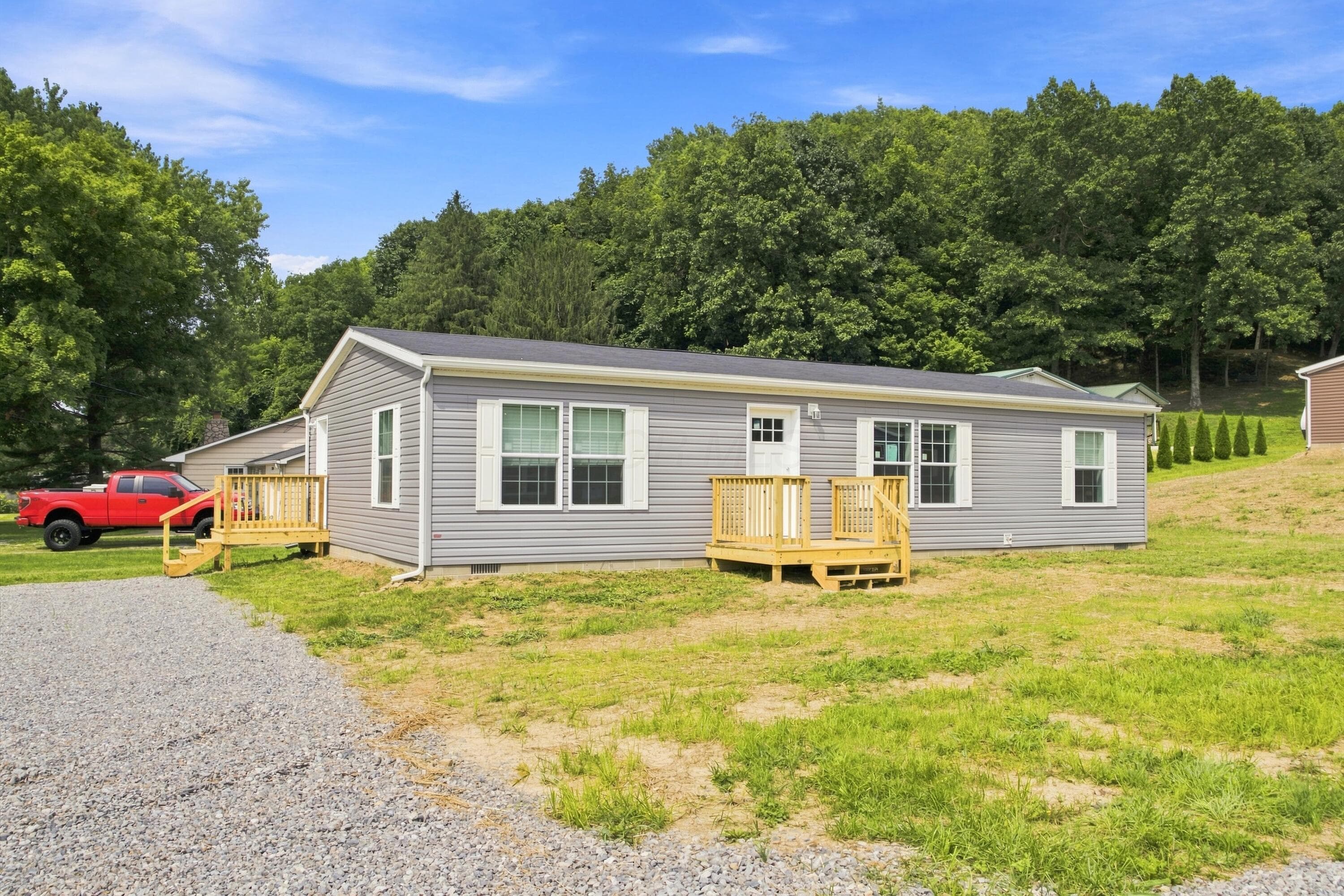 18426 Laurel Street, Laurelville, OH 43135