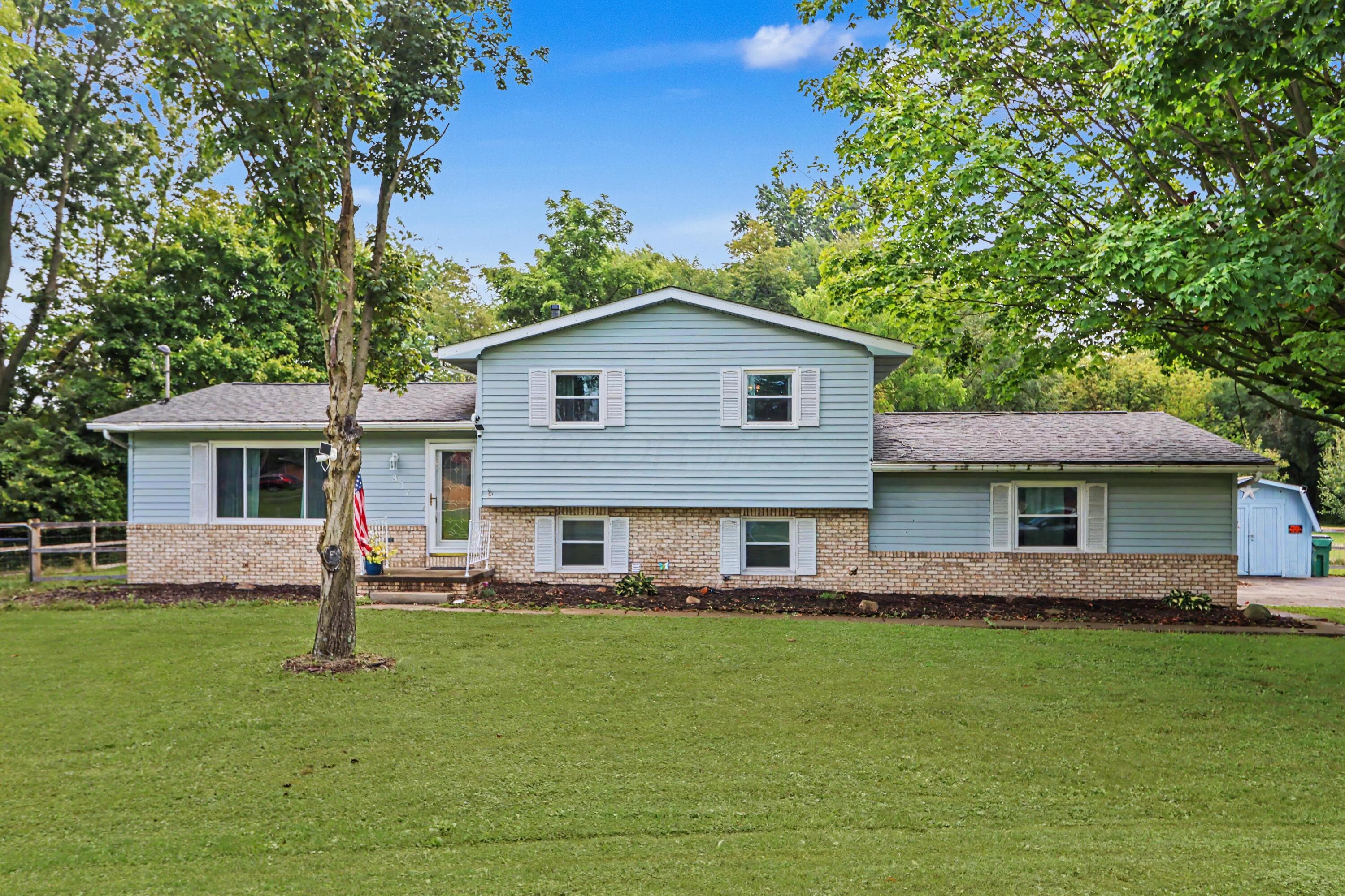 831 N Crestline Street, Crestline, OH 44827