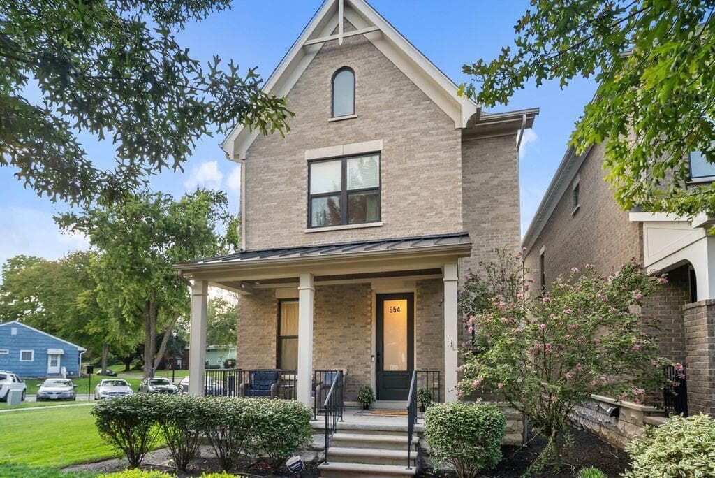 954 W 1st Avenue, Grandview Heights, OH 43212